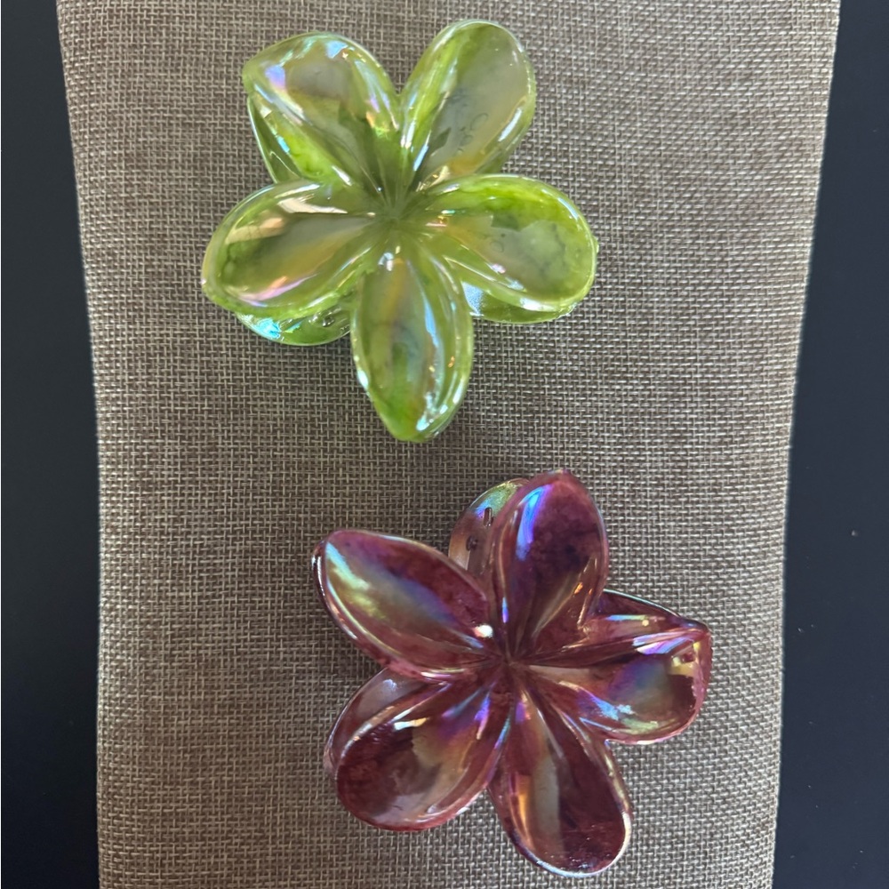 Beautiful Set of Hawaiian Flower Hair Claw Clips